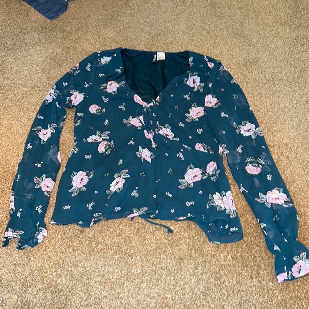 H&M DIVIDED GREEN BLOUSE